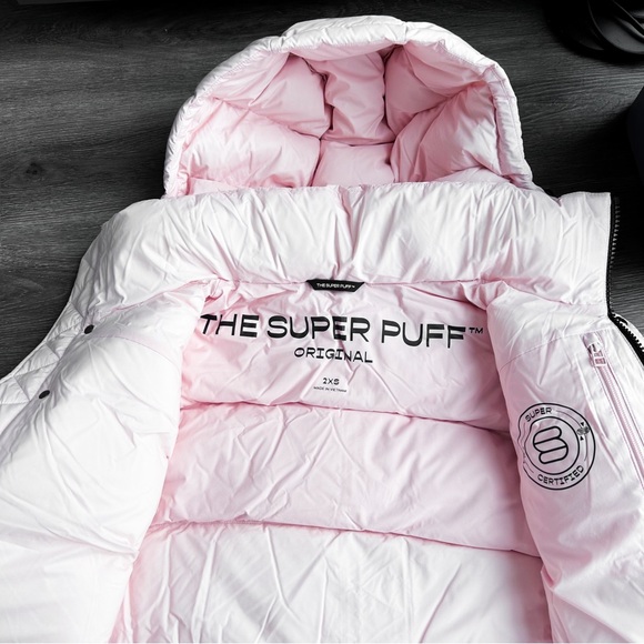 Aritzia chalk pink climatte original superpuff jacket - Picture 5 of 15